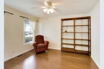 684 Regent Lane, Prospect Heights, IL 60070 - Photo 14