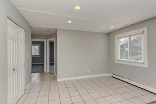 2440 Waterbury Dr, Woodridge, IL 60517 - Photo 10