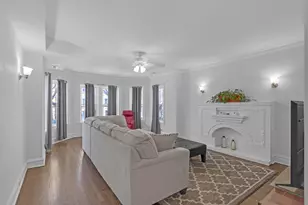 5429 N Campbell Ave, Chicago, IL 60625 - Photo 2