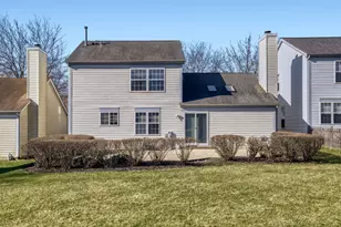 6021 Golfview Dr, Gurnee, IL 60031 - Photo 4
