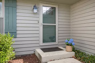 2512 Leach Dr, Naperville, IL 60564 - Photo 2