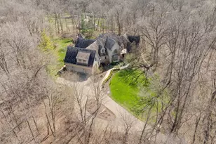 33W551 Hub Rd, Wayne, IL 60184 - Photo 4