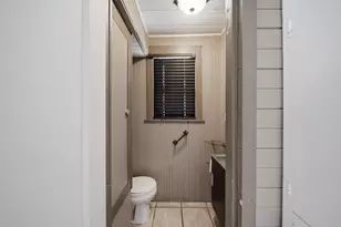 304 W Chamberlin St, Dixon, IL 61021 - Photo 18