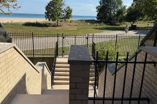 5747 N Sheridan Rd, Chicago, IL 60660 - Photo 24