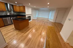 5747 N Sheridan Rd, Chicago, IL 60660 - Photo 2