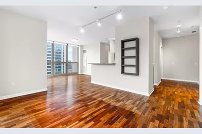 200 W Grand Avenue #2103, Chicago, IL 60654 - Photo 2