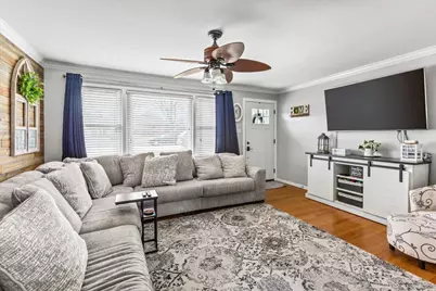 8836 W 93rd Place, Hickory Hills, IL 60457 - Photo 4