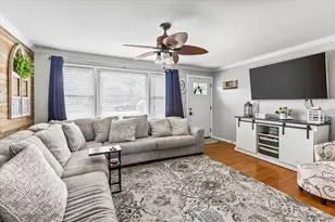 8836 W 93rd Pl, Hickory Hills, IL 60457 - Photo 4