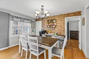 8836 W 93rd Pl, Hickory Hills, IL 60457 - Photo 6