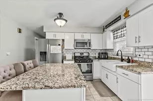 8836 W 93rd Pl, Hickory Hills, IL 60457 - Photo 8