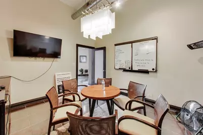 1636 N Bosworth Avenue, Chicago, IL 60642 - Photo 10