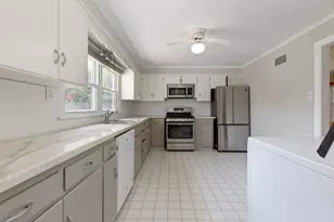 1206 Campbell St, Joliet, IL 60435 - Photo 14