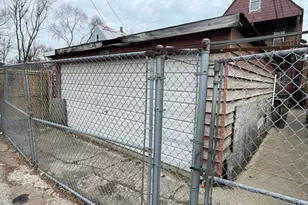 6556 S Laflin St, Chicago, IL 60636 - Photo 2