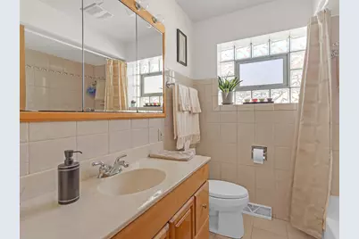 4928 N New England Avenue, Chicago, IL 60656 - Photo 10
