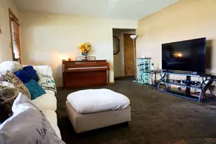 503 S 6th St, Earlville, IL 62932 - Photo 6