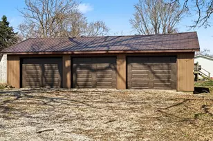 167 N Eagle Island Rd, Kankakee, IL 60901 - Photo 2