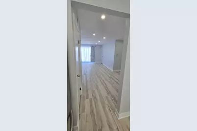 9405 Bay Colony Drive #3W, Des Plaines, IL 60016 - Photo 14