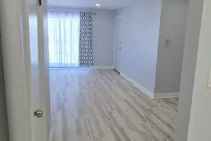 9405 Bay Colony Dr, Des Plaines, IL 60016 - Photo 14