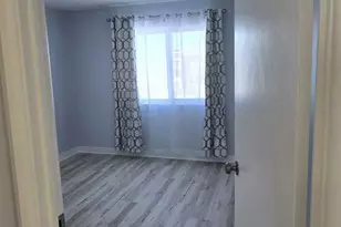 9405 Bay Colony Dr, Des Plaines, IL 60016 - Photo 6