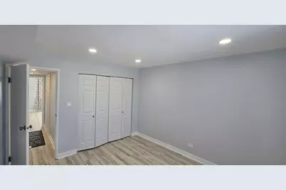 9405 Bay Colony Drive #3W, Des Plaines, IL 60016 - Photo 8