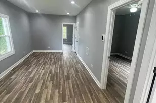 3021 E 138th Pl, Burnham, IL 60633 - Photo 4