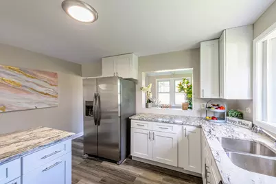 [Address not provided], Brookfield, IL 60513 - Photo 10