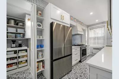 73 E Elm Street #4B, Chicago, IL 60611 - Photo 8