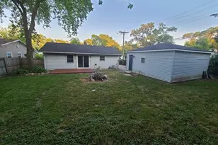 202 E Streamwood Blvd, Streamwood, IL 60107 - Photo 8