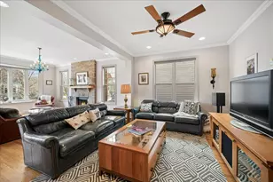 2325 Sundrop Dr, Glenview, IL 60026 - Photo 4