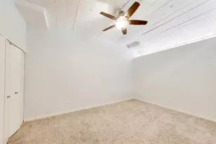1069 W 14th Pl, Chicago, IL 60608 - Photo 10