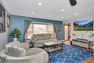 5465 N Nottingham Ave, Chicago, IL 60656 - Photo 2