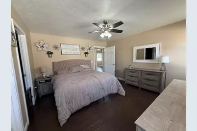 911 E Stotlar Street, Herrin, IL 62848 - Photo 12