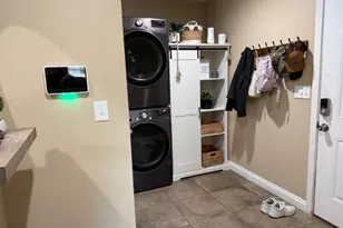 911 E Stotlar St, Herrin, IL 62848 - Photo 6