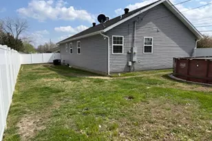 911 E Stotlar St, Herrin, IL 62848 - Photo 30