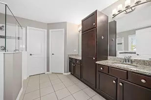 8724 Coventry Dr, Woodridge, IL 60517 - Photo 24