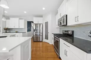 8724 Coventry Dr, Woodridge, IL 60517 - Photo 10
