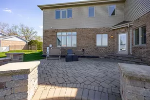 8724 Coventry Dr, Woodridge, IL 60517 - Photo 42