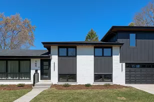 703 N Gibbons Ave, Arlington Heights, IL 60004 - Photo 1