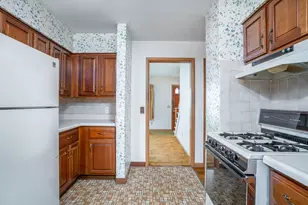 2421 4th St, Moline, IL 61265 - Photo 4