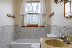 2421 4th St, Moline, IL 61265 - Photo 20