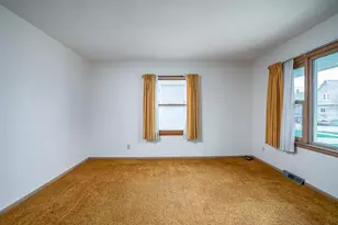 2421 4th St, Moline, IL 61265 - Photo 10