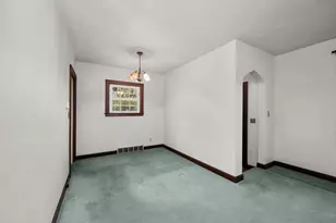 925 24th St, Moline, IL 61265 - Photo 8