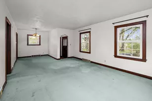 925 24th St, Moline, IL 61265 - Photo 4