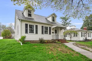 925 24th St, Moline, IL 61265 - Photo 2