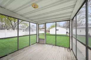 925 24th St, Moline, IL 61265 - Photo 34
