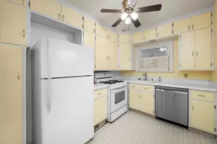 925 24th St, Moline, IL 61265 - Photo 12