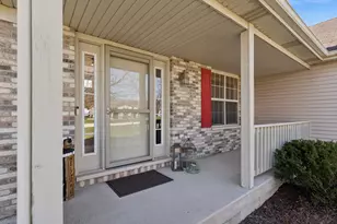 1205 Pennsylvania Ave, Winthrop Harbor, IL 60096 - Photo 2