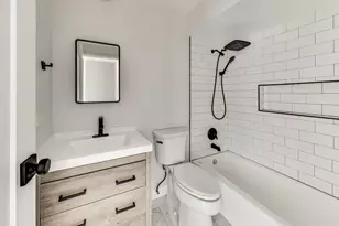 239 Gregory St, Aurora, IL 60504 - Photo 18