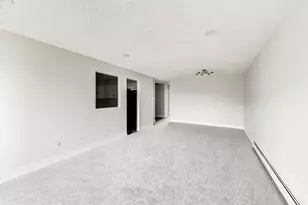 239 Gregory St, Aurora, IL 60504 - Photo 8