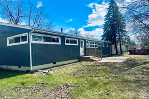 1111 N Bell Ave E, Pontiac, IL 61764 - Photo 1